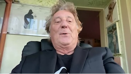 Enzo Iacchetti ha litigato con Gianni Morandi: «Non ci parliamo più dall’ultimo Sanremo»