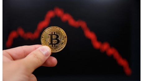 Bitcoin “CROLLA” verso i $91k: cosa sta succedendo?