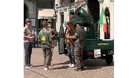 Adunata, in centro c’è già clima di festa – VIDEO