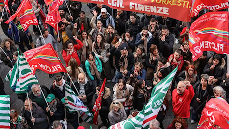 Moda, la protesta e le paure dei lavoratori: “Temiamo i licenziamenti, ci sentiamo abbandonati”