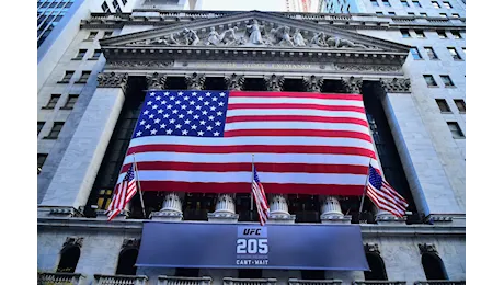 Trump fa sorridere Wall Street: aumento dei bonus del 35% per i banker