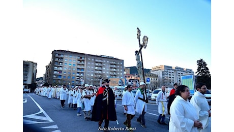 La Diocesi di Savona-Noli ha aperto il Giubileo 2025, le immagini della processione