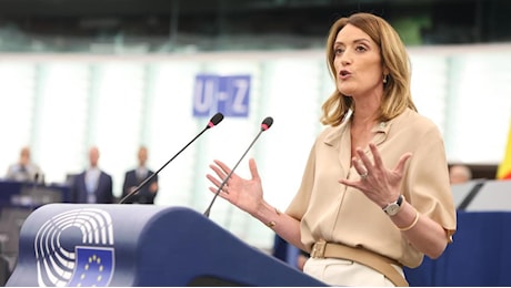 Diritti umani, il commento sgradevole e fuori luogo della presidente del Parlamento europeo Metsola quando alcuni deputati hanno intonano “Bella Ciao”