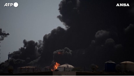 Attaccato con droni Port Sudan: presi di mira un deposito di carburante e l'aeroporto civile
