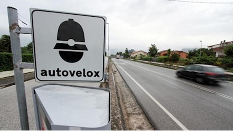 Novara, autovelox non omologato: annullata la multa anche se viaggiava a 255 chilometri all'ora