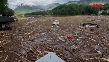 Uragano Helene devasta gli Usa, Lake Lure sommerso dai detriti