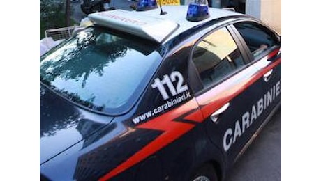 Napoli, 14enne non si ferma all'alt e investe un militare