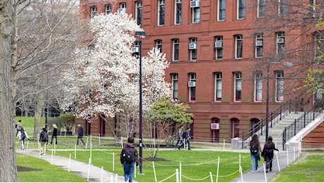 L’università di Harvard si oppone alle richieste di Trump. L'incertezza sui suoi fondi rimane
