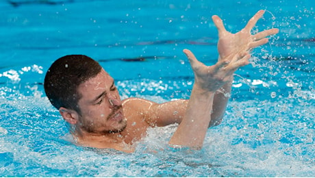 Giorgio Minisini, si ritira il campione di nuoto artistico: “Mi hanno tolto le Olimpiadi, la passione di una vita era diventata ormai un’ossessione”