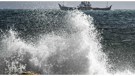 Maltempo a Napoli: saltano le corse veloci per Ischia e Procida