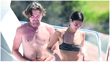 Leonardo DiCaprio e Vittoria Ceretti in love nel mare della Costa Smeralda