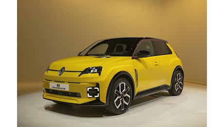 Renault 5 E-Tech Electric, i prezzi per l'Italia, le caratteristiche e la guida [VIDEO]