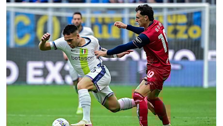 Inter-Cagliari, la MOVIOLA LIVE: De Vrij in area su Piccoli, non c'è nulla. Mancano i gialli a Lautaro e Calhanoglu