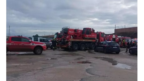 Tragedia nel Foggiano - Vigile del fuoco muore travolto da fango e acqua: stava soccorrendo automobilisti rimasti in panne durante un nubifragio