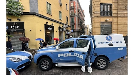 Napoli, quindicenne ucciso a colpi di pistola in pieno centro durante la notte