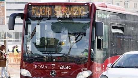 Sciopero trasporti venerdì 18 ottobre 2024, stop a bus, metri e treni: gli orari e le città coinvolte