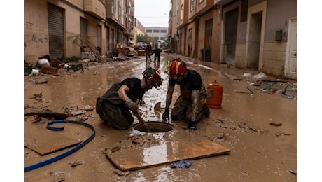 Nuova allerta rossa in Spagna, piogge a Malaga e Tarragona. Ritrovati i corpi di due fratellini a Torrent