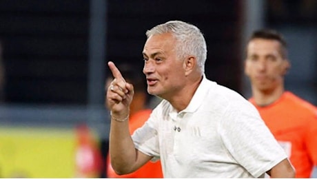 Mourinho vince ma polemizza con l'allenatore del Lugano Come me da giovane, ma non viene espulso