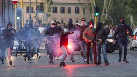 Ultrà Torino, 73 daspo per tifosi Toro e Juve dopo gli scontri alla Gran Madre. Sabato il derby