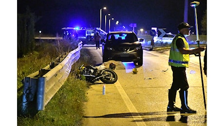 Tampona un'auto sulla Naviglio: muore motociclista. È il terzo morto in un giorno sulle strade del Ravennate